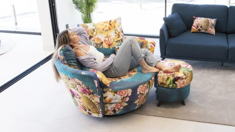 Mynest round swivel armchair