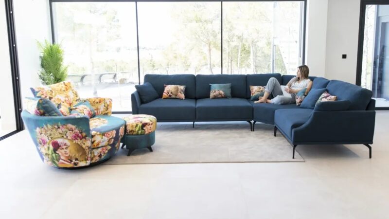 Mynest round swivel armchair