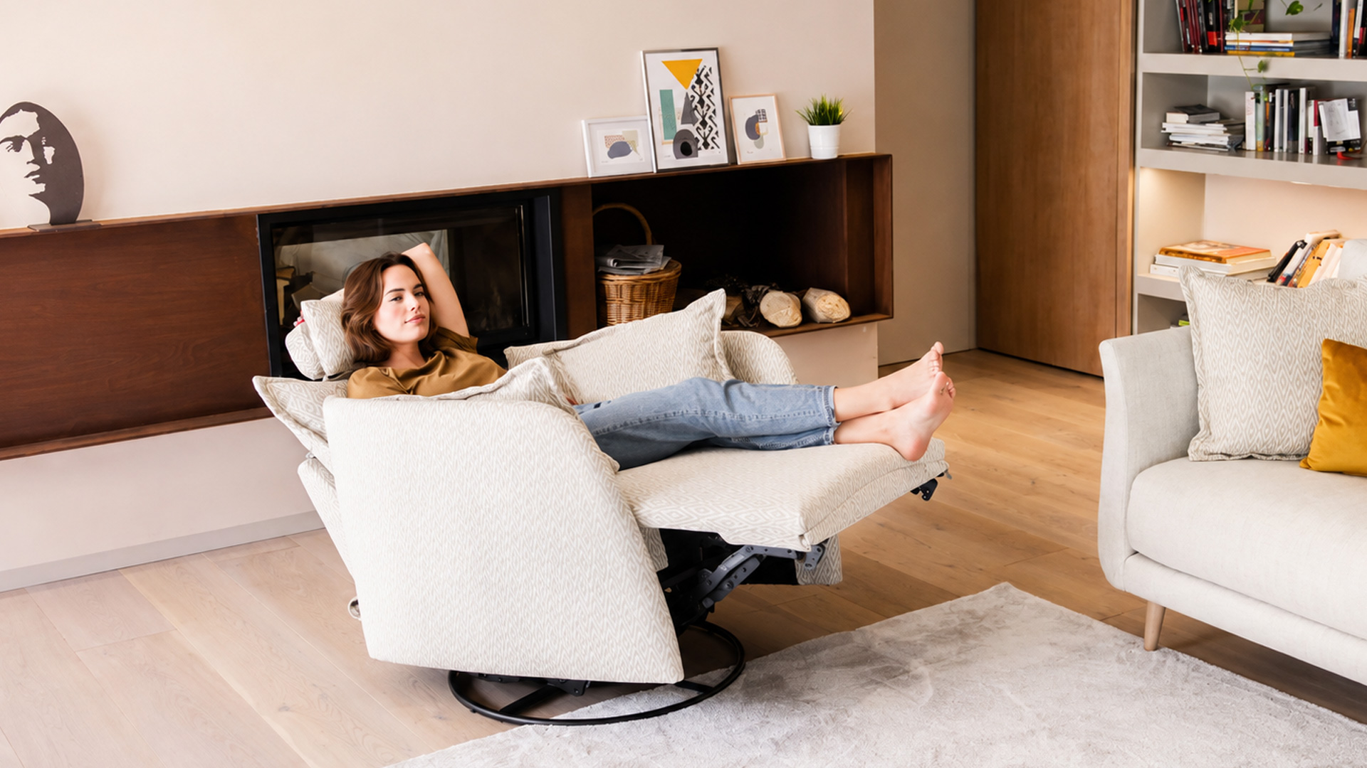 Modern Velvet Recliner Armchair Nadia