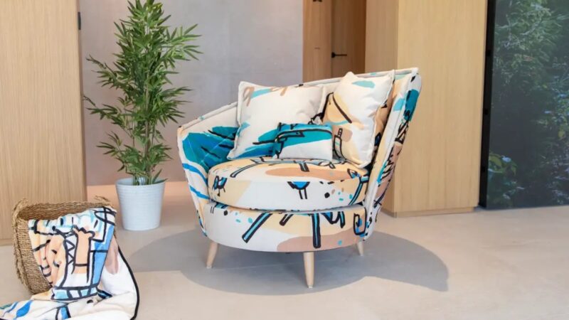 Volta round swivel armchair with Mariscal pattern