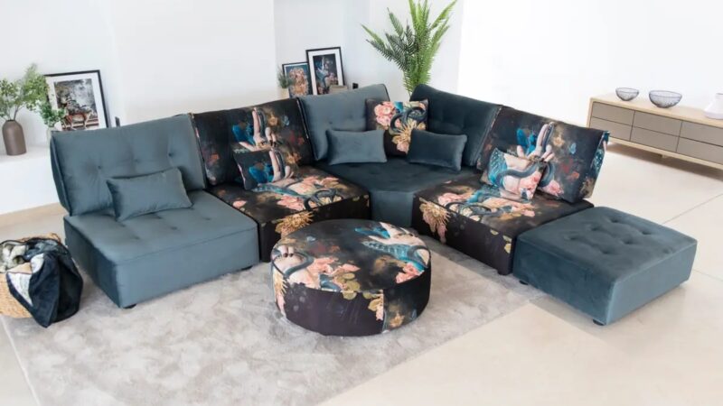 Arianne Love, Fama modular sofa with La Ligne 29 print