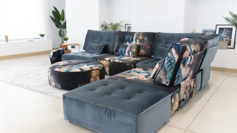 Arianne Love, Fama modular sofa with La Ligne 29 print