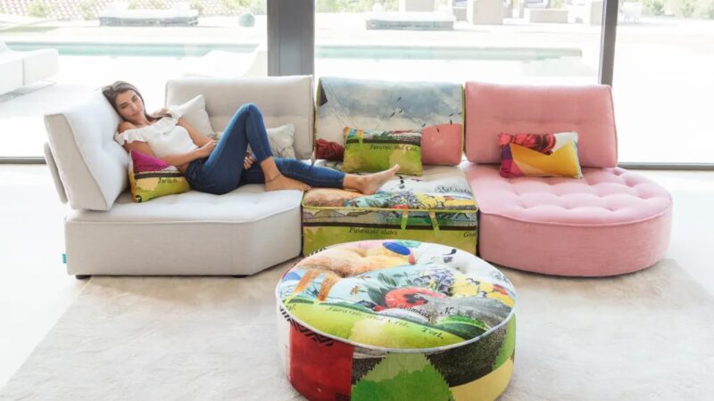 Arianne Love sofa Fama 2019 02