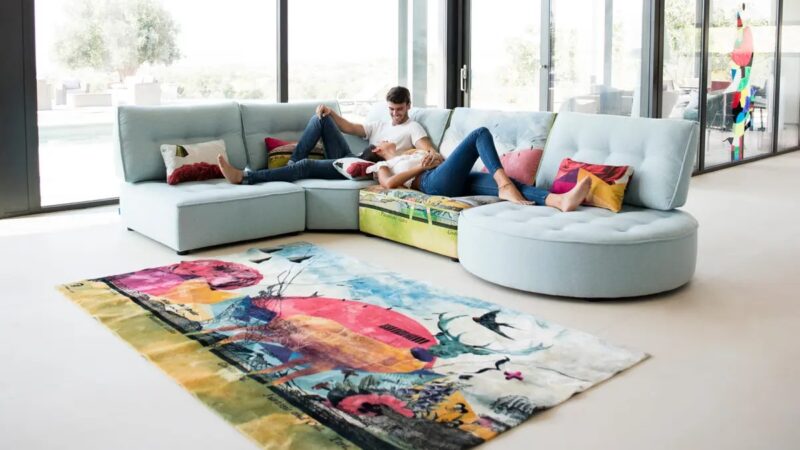 Arianne Love sofa Fama 2019 05