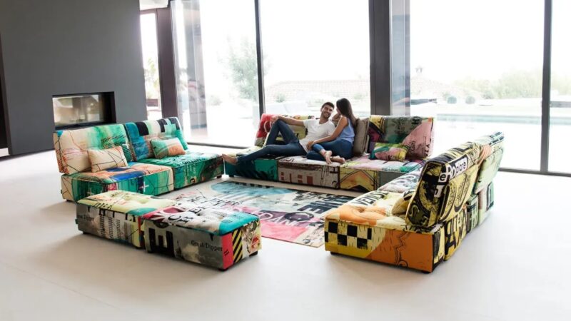 Arianne Love sofa Fama 2019 09