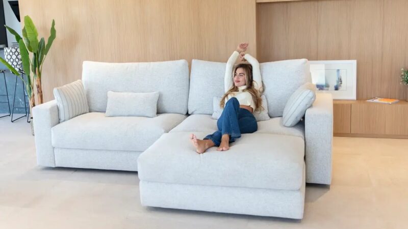 Sofá modular gris claro