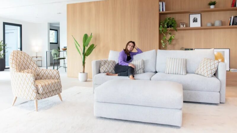 Hector is a modular sofa with a contemporary image that can be adapted to all kinds of projects and rooms.