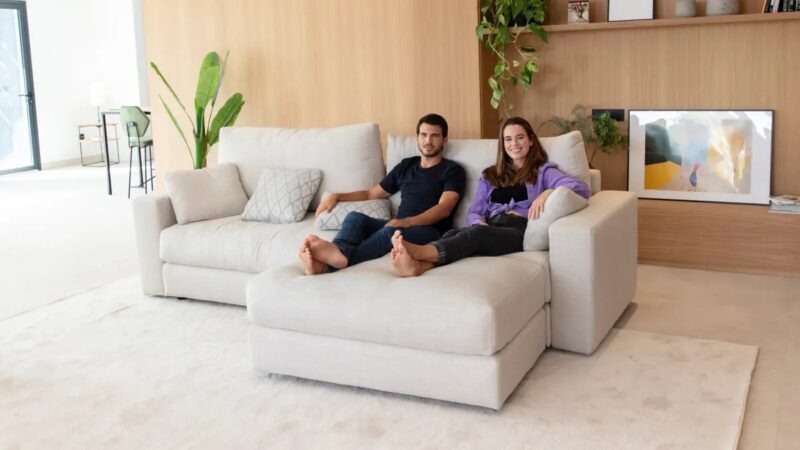 Hector is a modular sofa with a contemporary image that can be adapted to all kinds of projects and rooms.