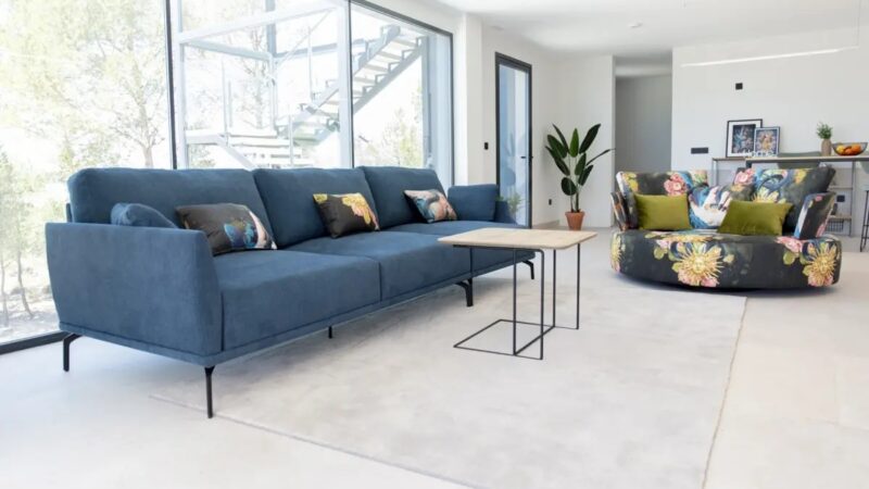 Korinto high-leg design sofa