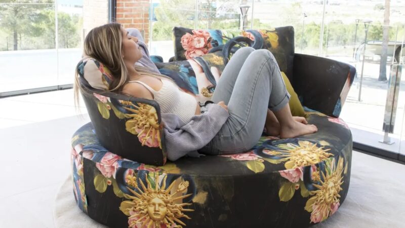 Mycuore You&Me sofa with La Ligne 29 print