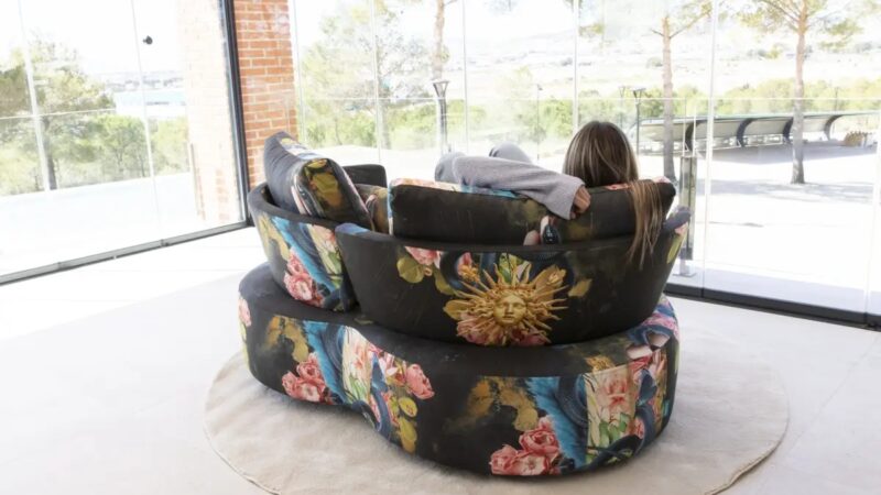 Mycuore small curved sofa