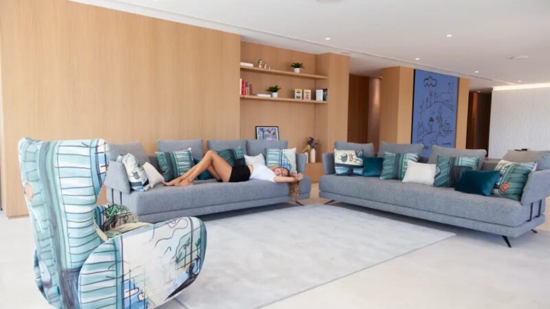 Pacific modular sofa with chaise longue design