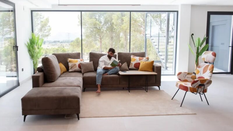 Tempo sofa and Fourmi armchair by Fama