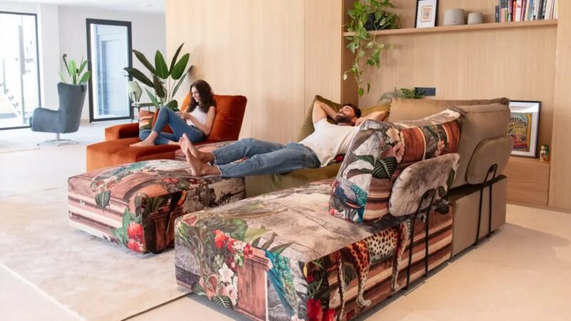 Teseo modular sofa with upholstery in La Ligne 29