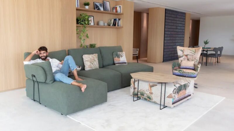 Green Teseo sofa by Fama
