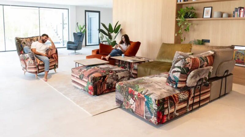 Teseo modular sofa with upholstery in La Ligne 29