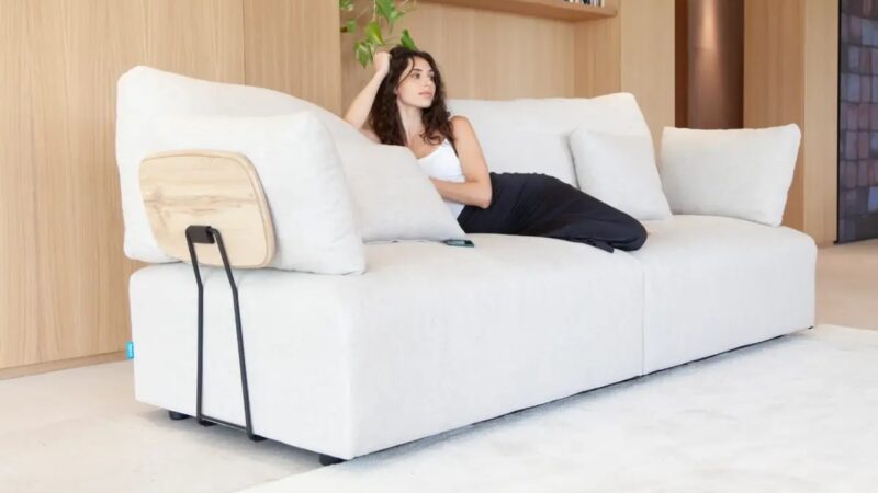 Small modular Teseo sofa with linen upholstery
